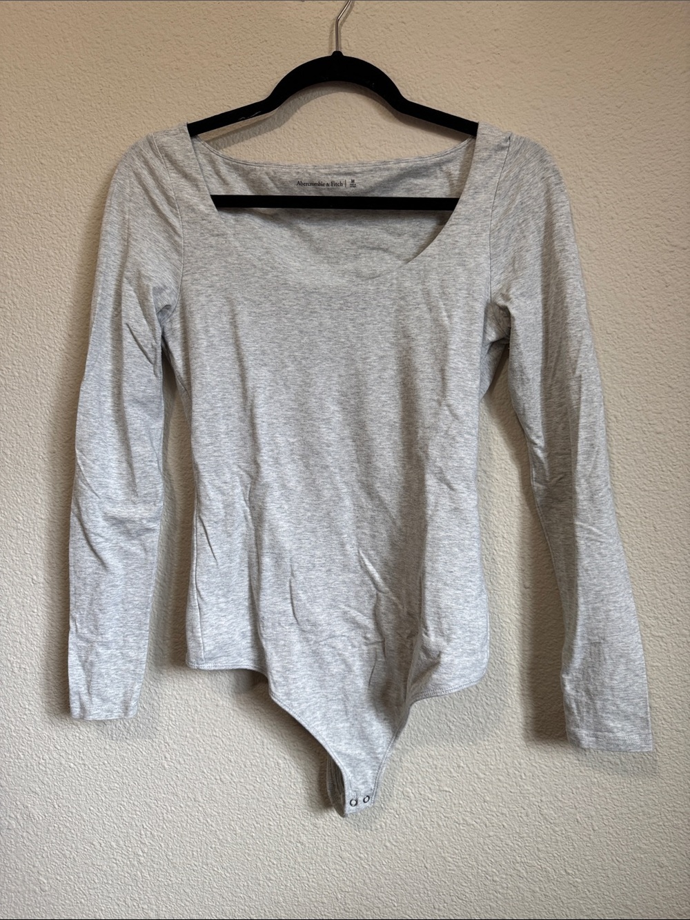 Abercrombie & Fitch Light Gray Scoop Neck Long Sleeve Bodysuit